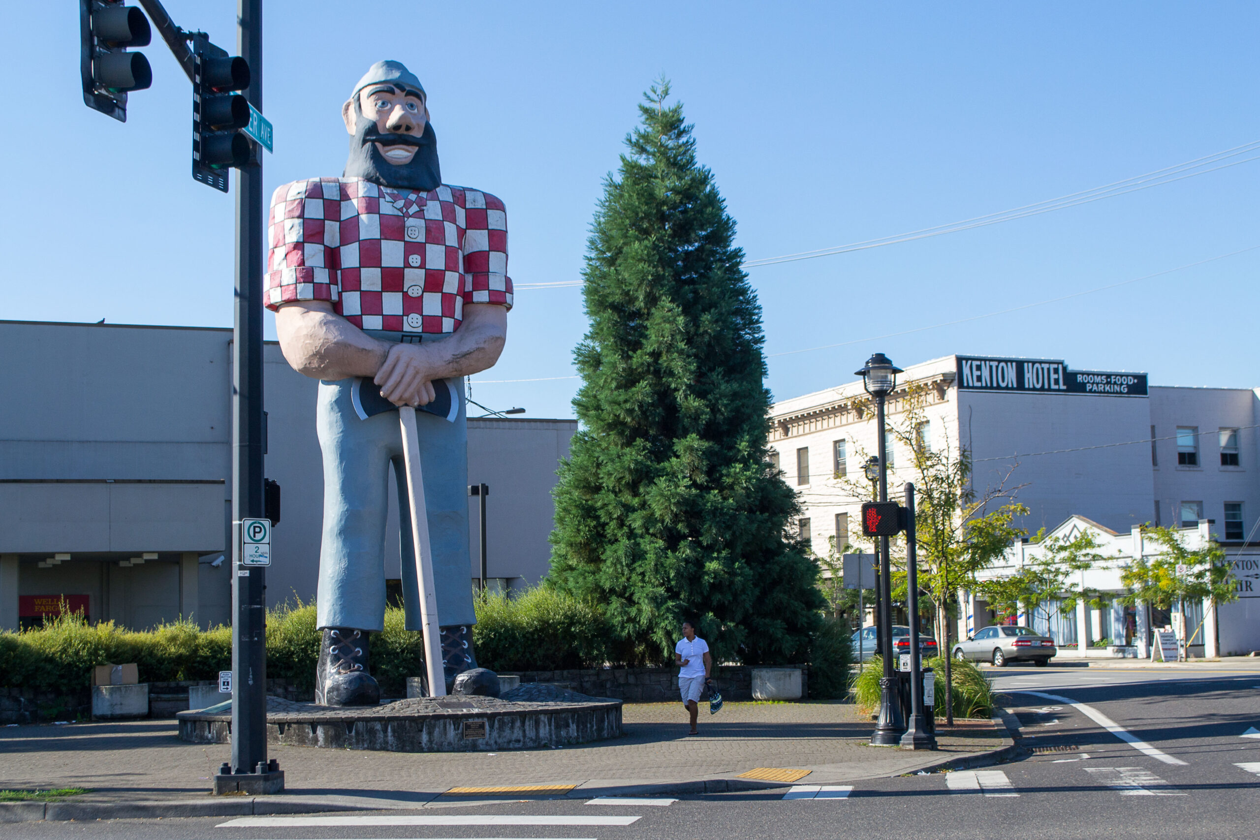 Statue of a lumberjack